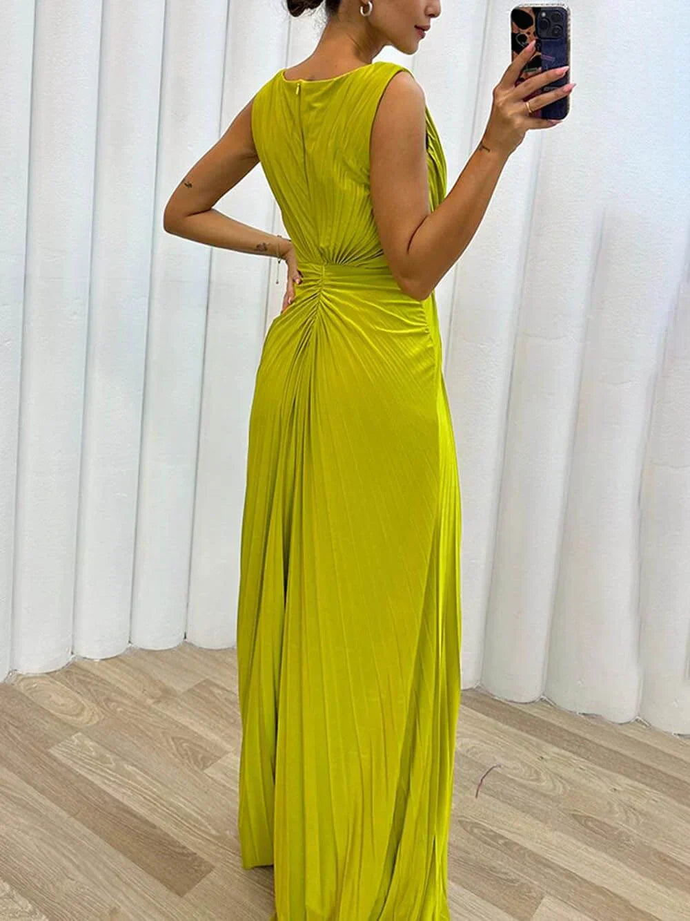 Kendra - Vestido Maxi Dividido que Acentúa la Figura