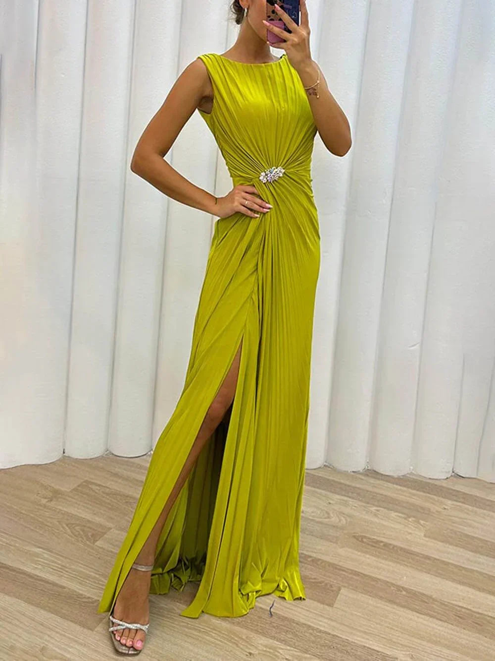 Kendra - Vestido Maxi Dividido que Acentúa la Figura