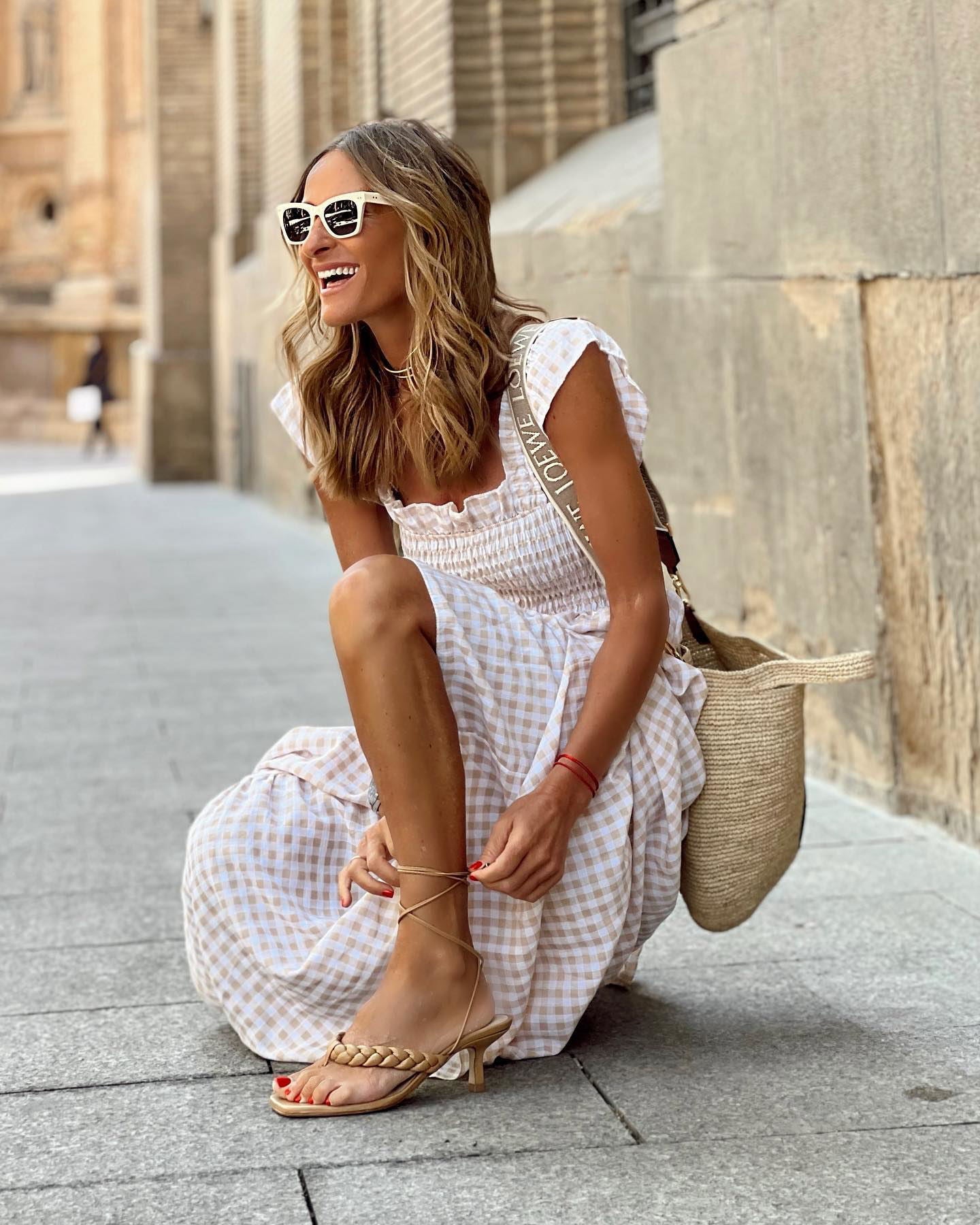 AURORA – VESTIDO MAXI CON VOLANTES Y MANGAS RIZADAS