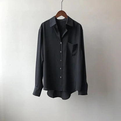 Riley – Blusa de Seda con Elegancia Fluida