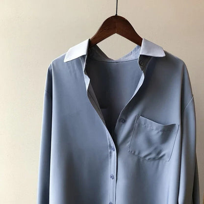 Riley – Blusa de Seda con Elegancia Fluida