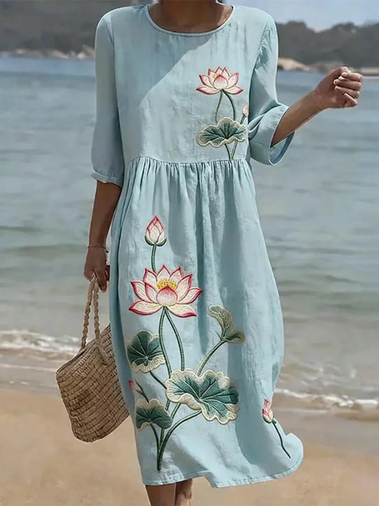 Vestido casual de mujer con estampado floral.