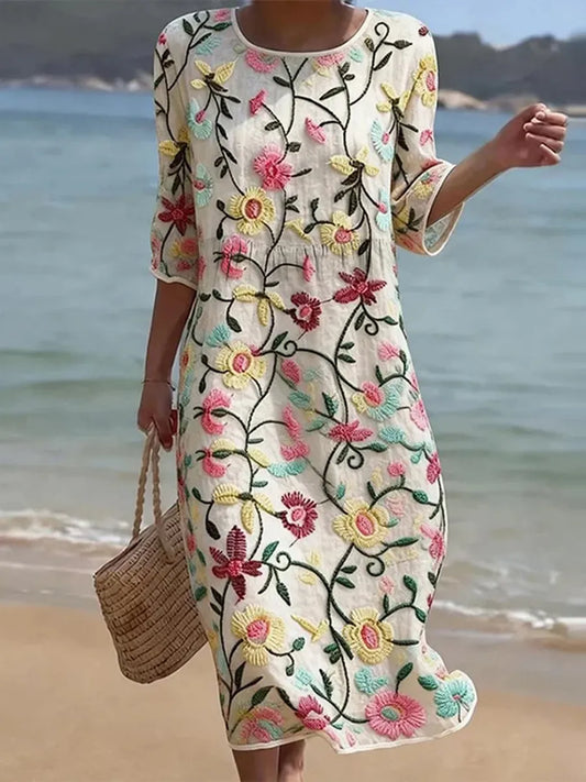 Vestido casual de mujer con estampado floral.