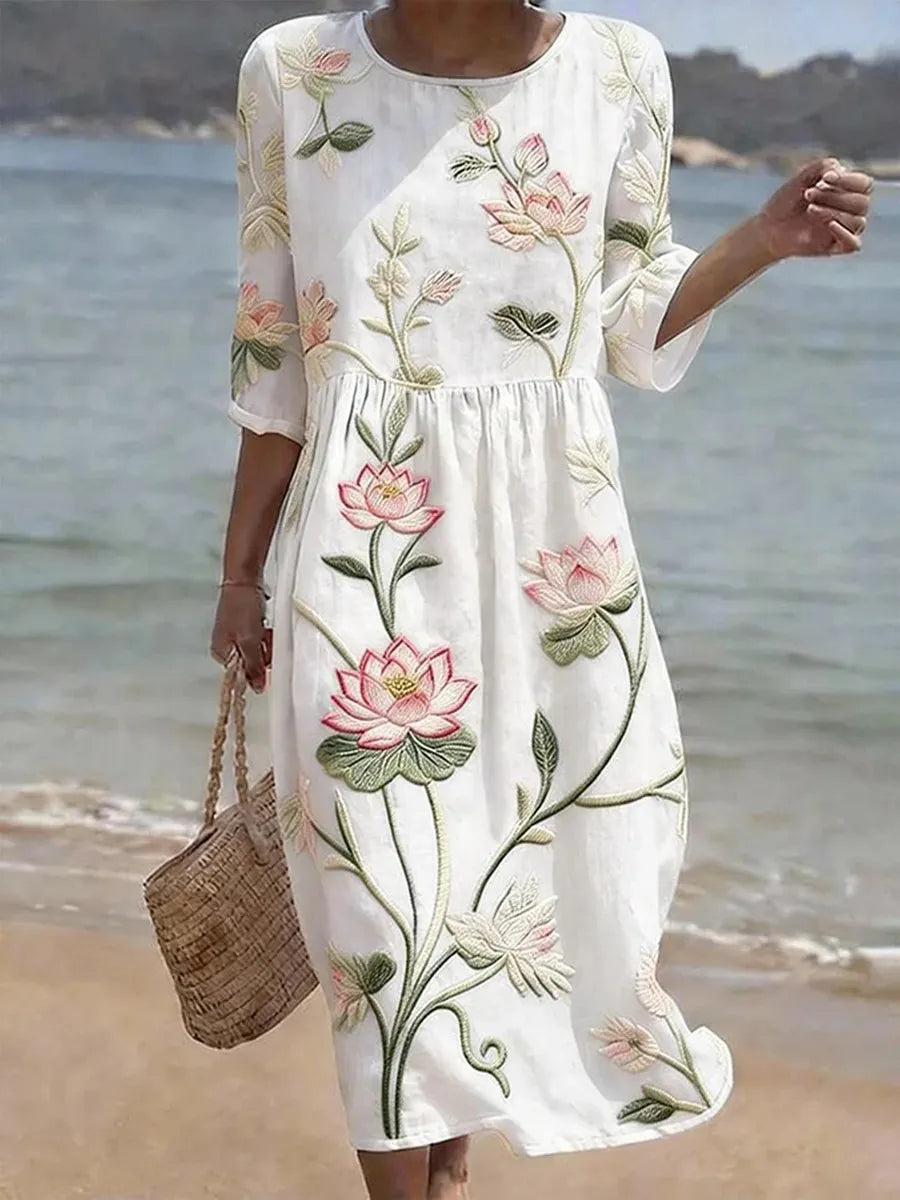 Vestido casual de mujer con estampado floral.