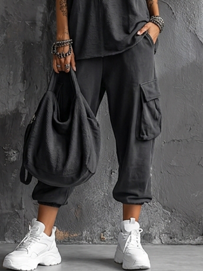 Conjunto Top Sin Mangas en Algodón Gris Oscuro + Pantalones Cargo Jogger Estilo Casual Mujer