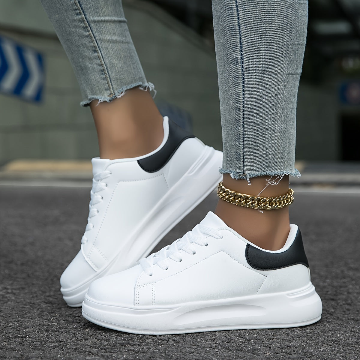 Romy - Zapatillas de piel blanca con un aspecto limpio