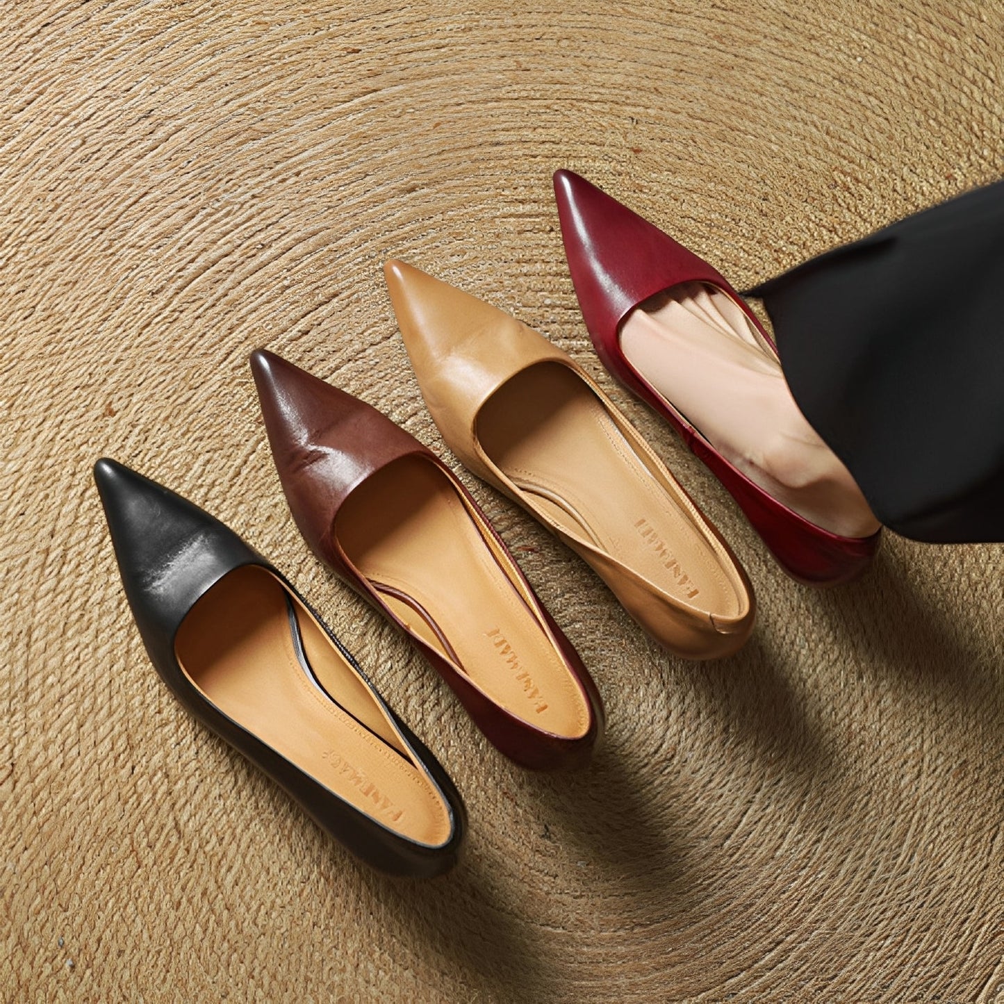 Rhea - Elegantes zapatos de cuero con punta afilada para mujer