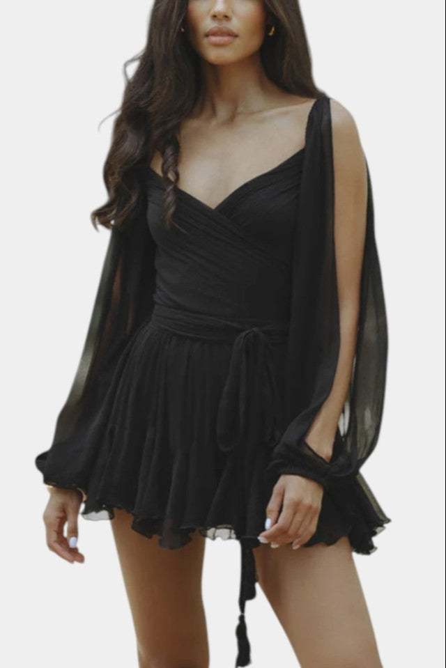 Skylar Vestido Mini con Escote en V y Mangas Ligeras