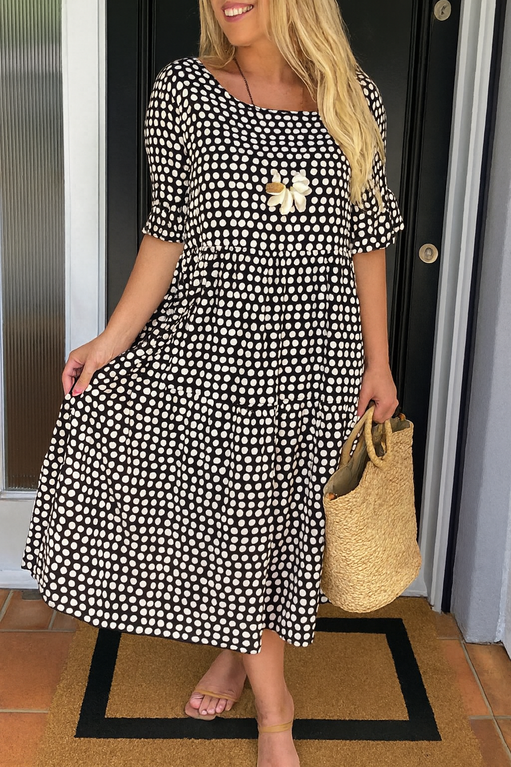 IRIS | VESTIDO MIDI SABLE CON MANGAS CORTAS