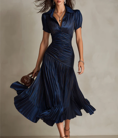 Adria | Vestido midi de satén con diseño de rayas vintage