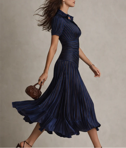 Adria | Vestido midi de satén con diseño de rayas vintage