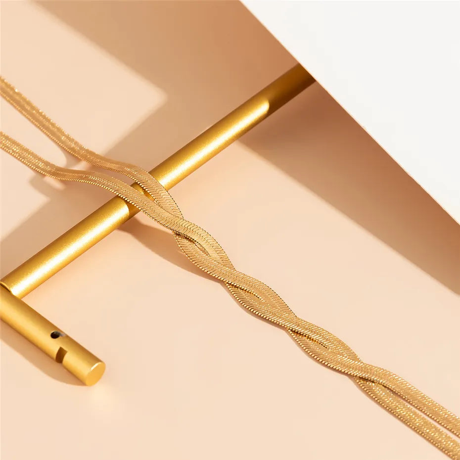 Flaira – Collar ajustable en oro con diseño de serpiente