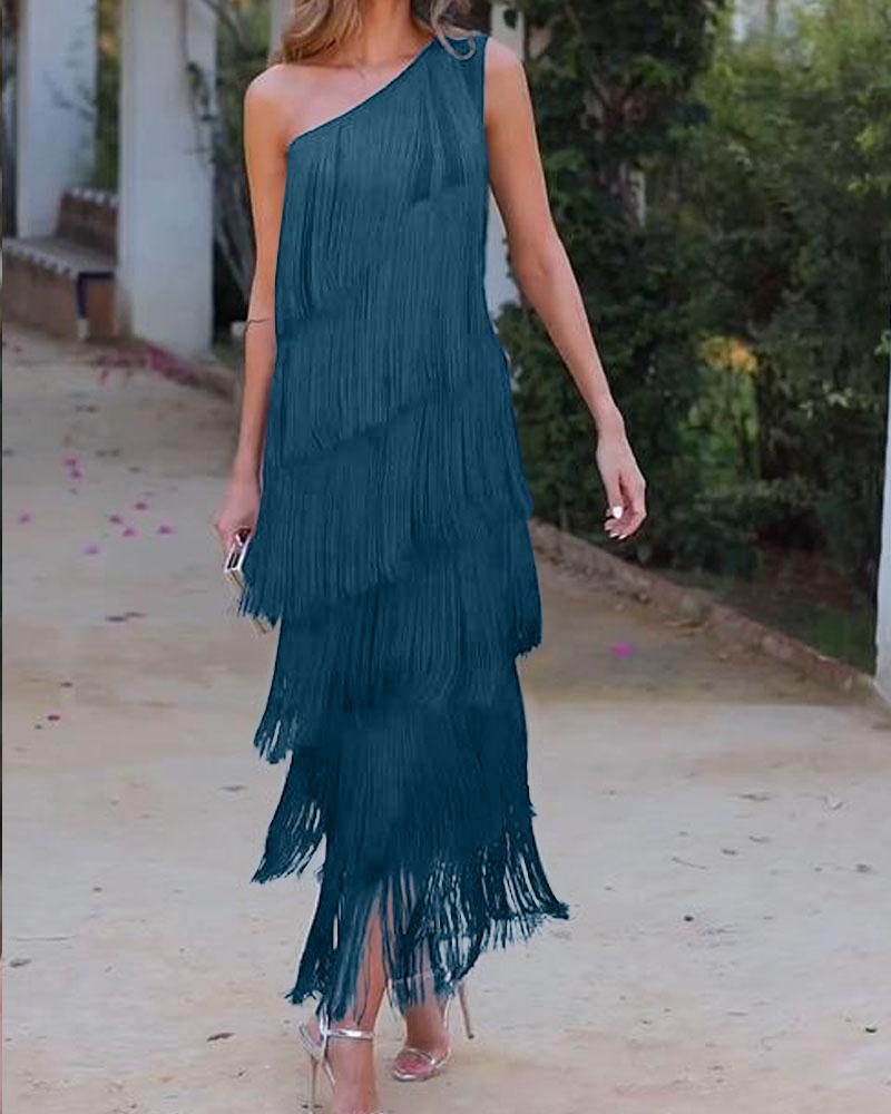 Vestido de flecos elegante Maya con hombros al aire