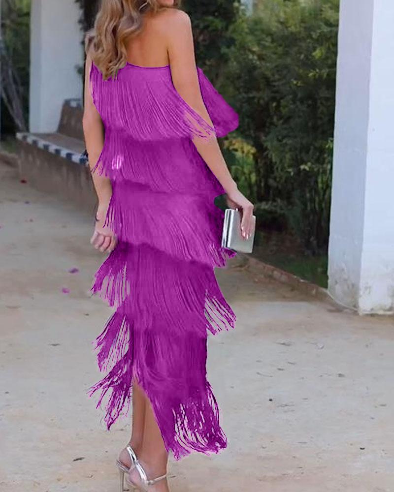 Vestido elegante de flecos Maya con hombros al descubierto