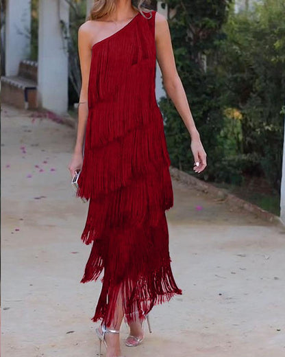Vestido de flecos elegante Maya con hombros al aire