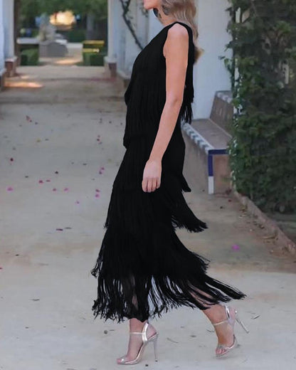 Vestido elegante de flecos Maya con hombros al descubierto