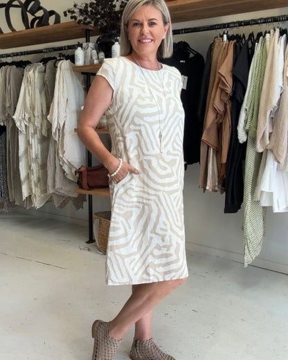 Vestido de verano con cuello redondo - Elegancia atemporal
