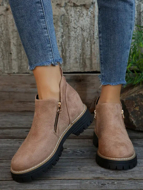 Klara - Botas Urbanas Resistentes
