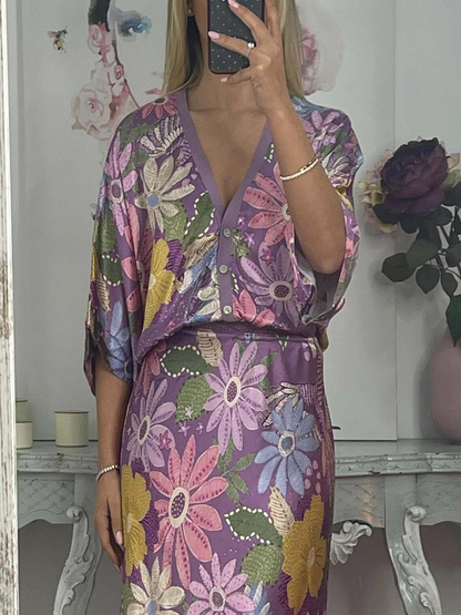 Elegante Camisa Off-shoulder de Satén con Estampado Floral