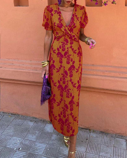 Aria™ - Elegante vestido de escote en V profundo con patrón de hojas
