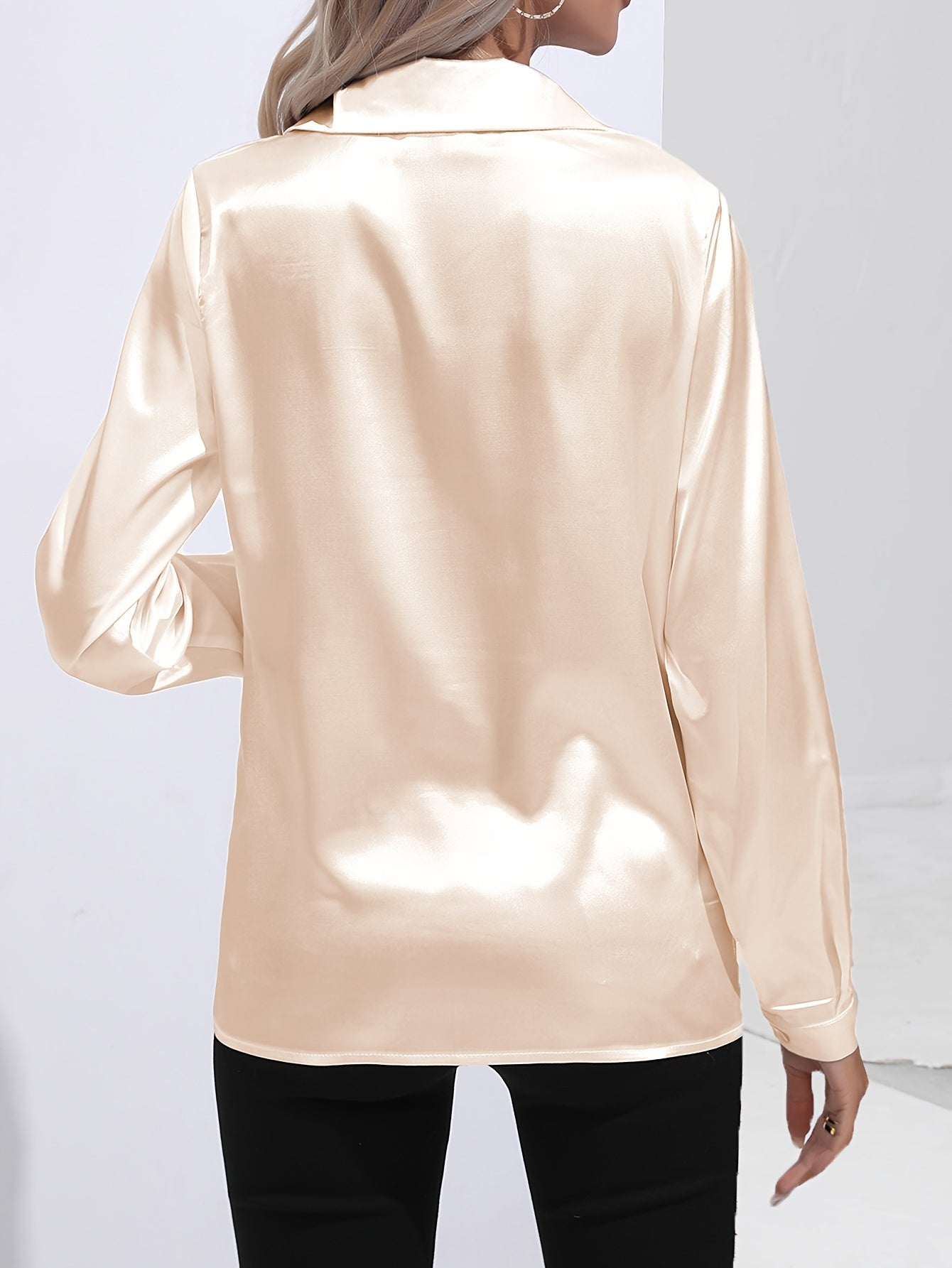Luna - Blusa de satén con botones