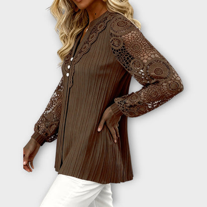 Blusa Plisada con Mangas de Encaje Elegante