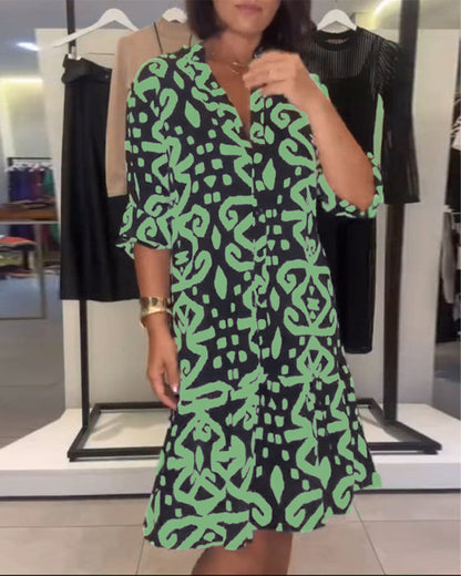 Elegante Prenda con Cuello en V y Estampado