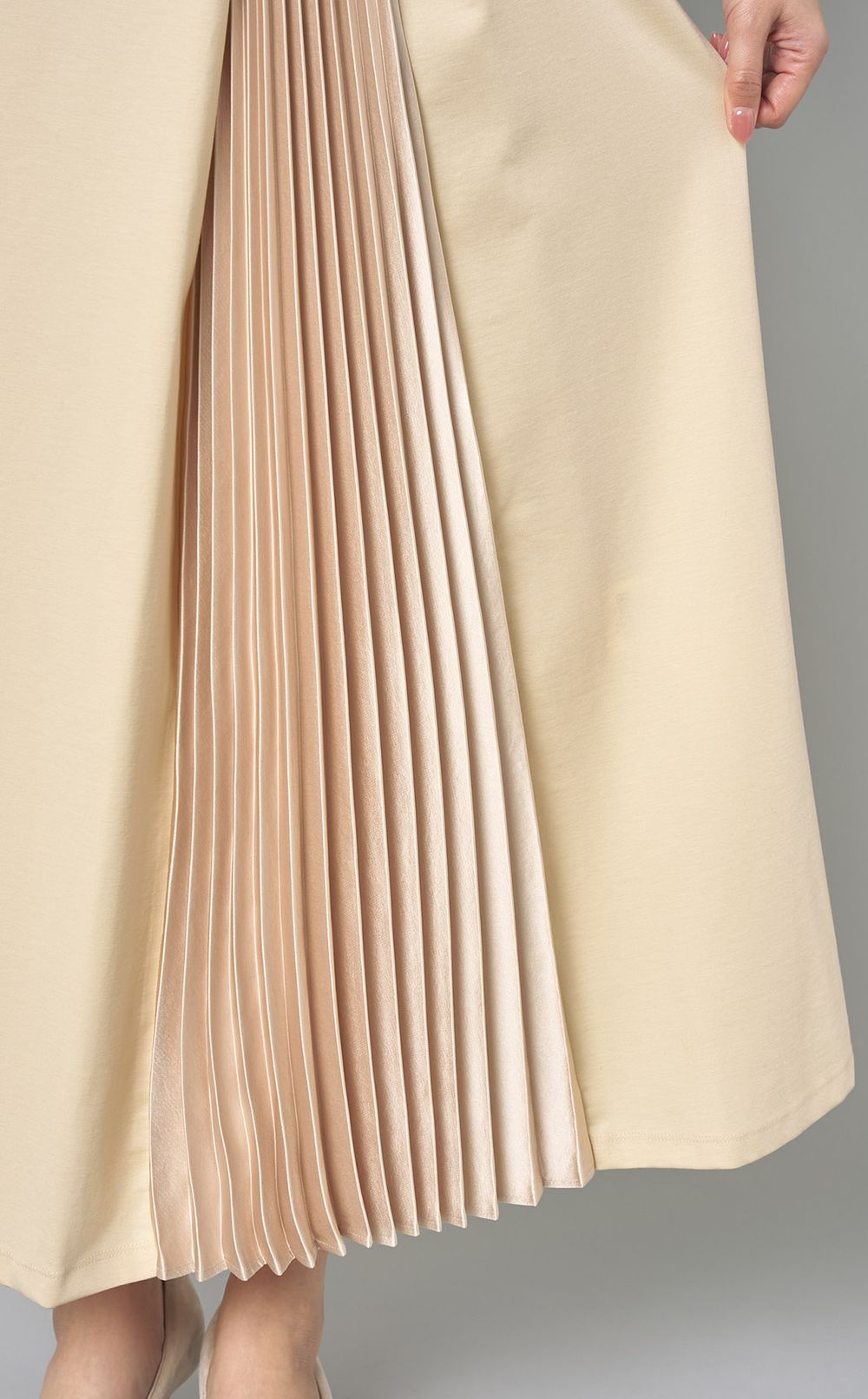 Vestido de Punto con Pliegues Laterales