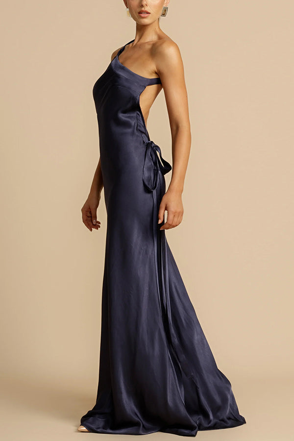 Vestido maxi satinado asimétrico