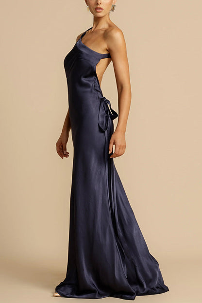 Vestido maxi satinado asimétrico