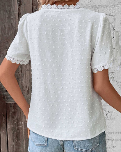 ZOE | Blusa de encaje de mangas cortas con escote en V