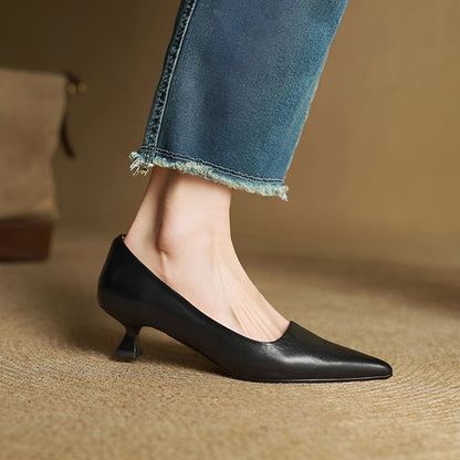 Rhea - Elegantes zapatos de cuero con punta afilada para mujer