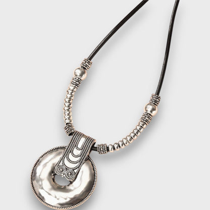 Selena – Collar Boho Vintage con colgante en forma de anillo
