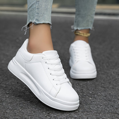 Romy - Zapatillas de piel blanca con un aspecto limpio