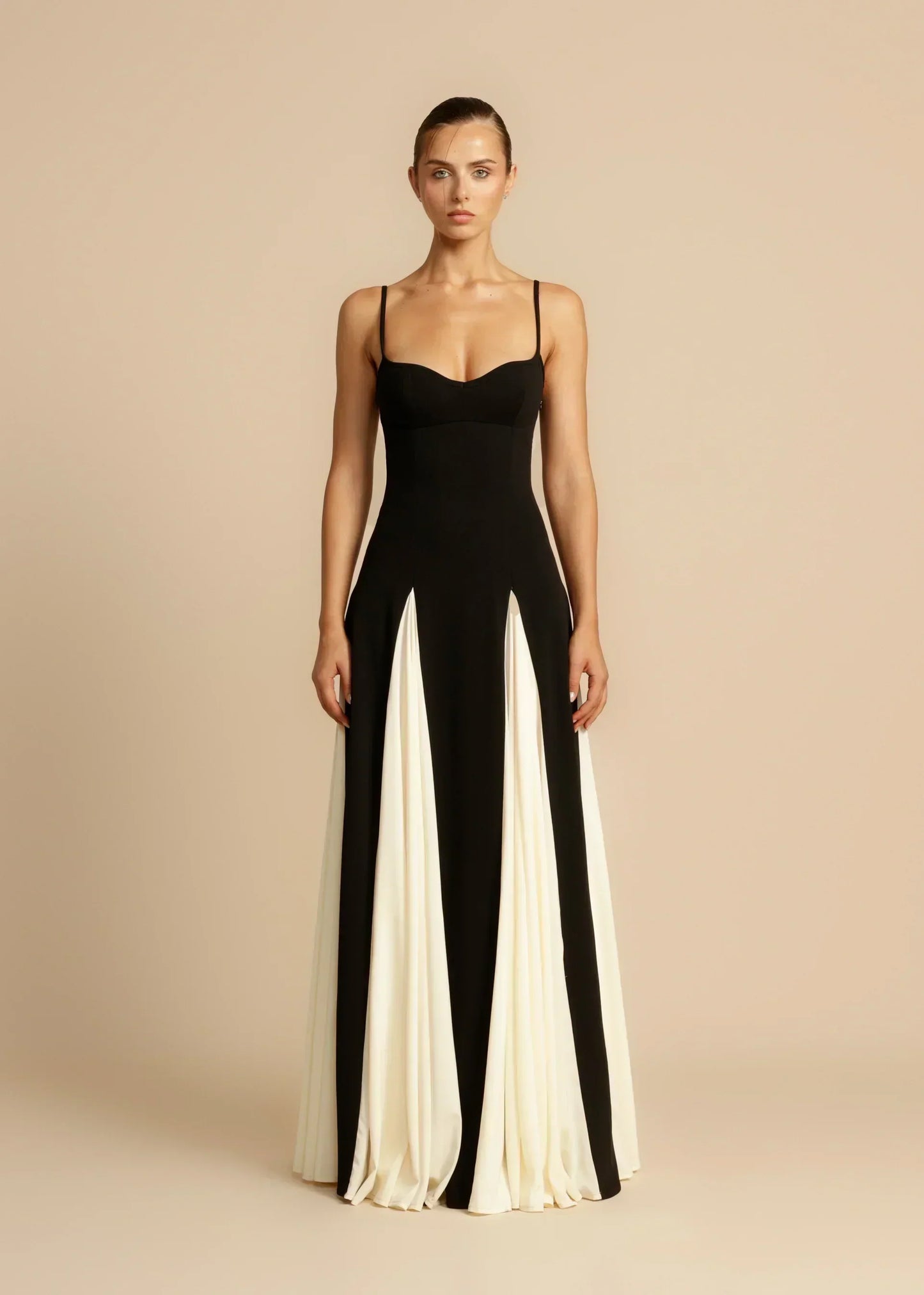 Celia | Vestido Maxi Elegante con Volantes en Contraste