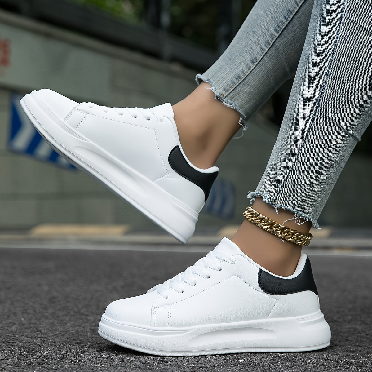 Romy - Zapatillas de piel blanca con un aspecto limpio