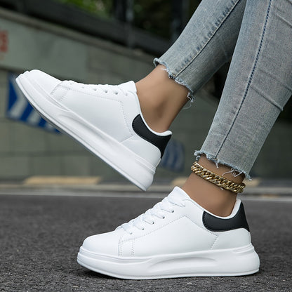 Romy - Zapatillas de piel blanca con un aspecto limpio
