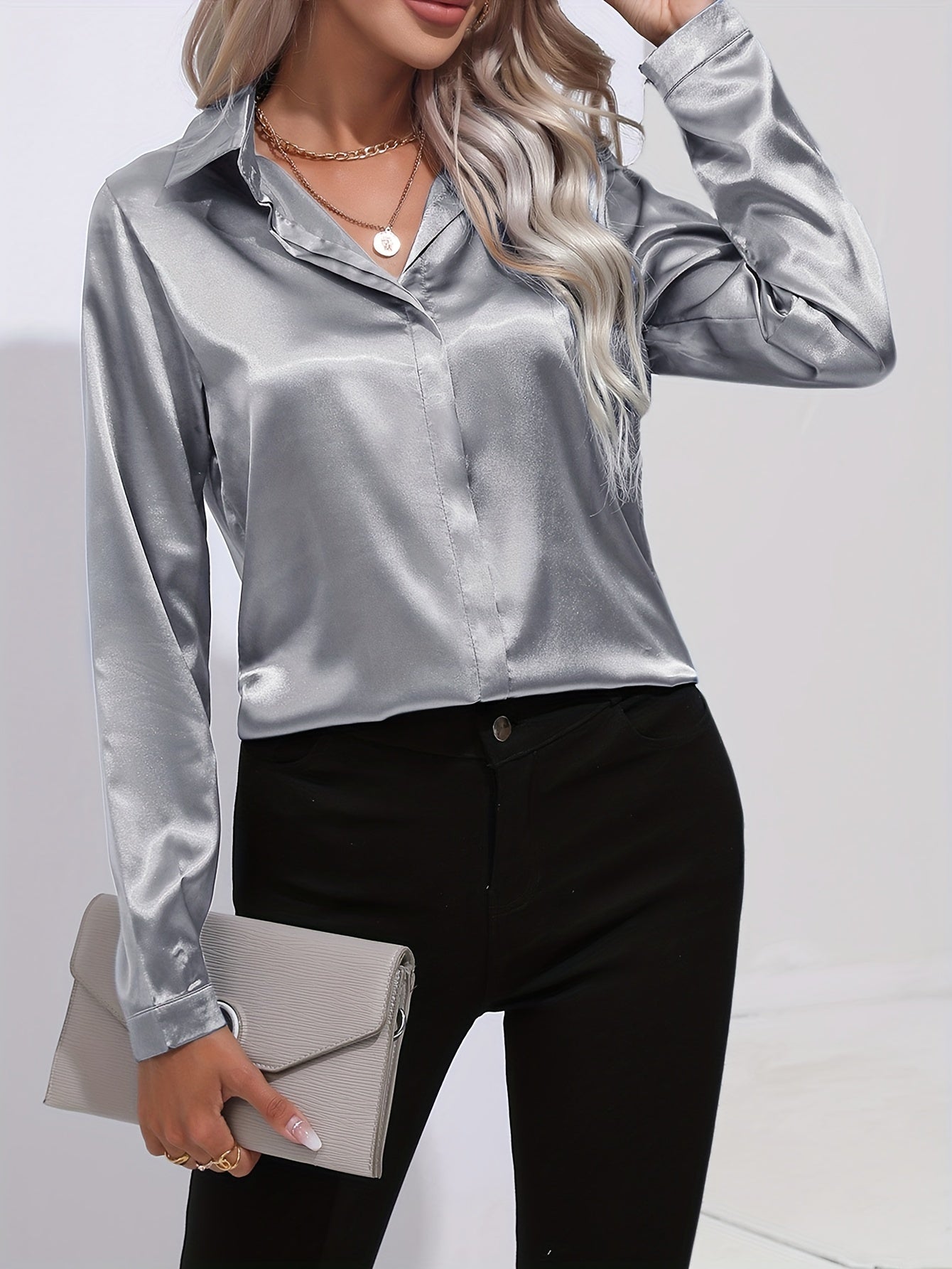 Luna - Blusa de satén con botones