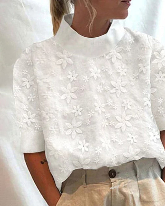 Top con Cuello Alto Bordado