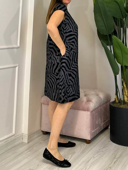 Nelia - Vestido de estampado de cebra con cuello redondo