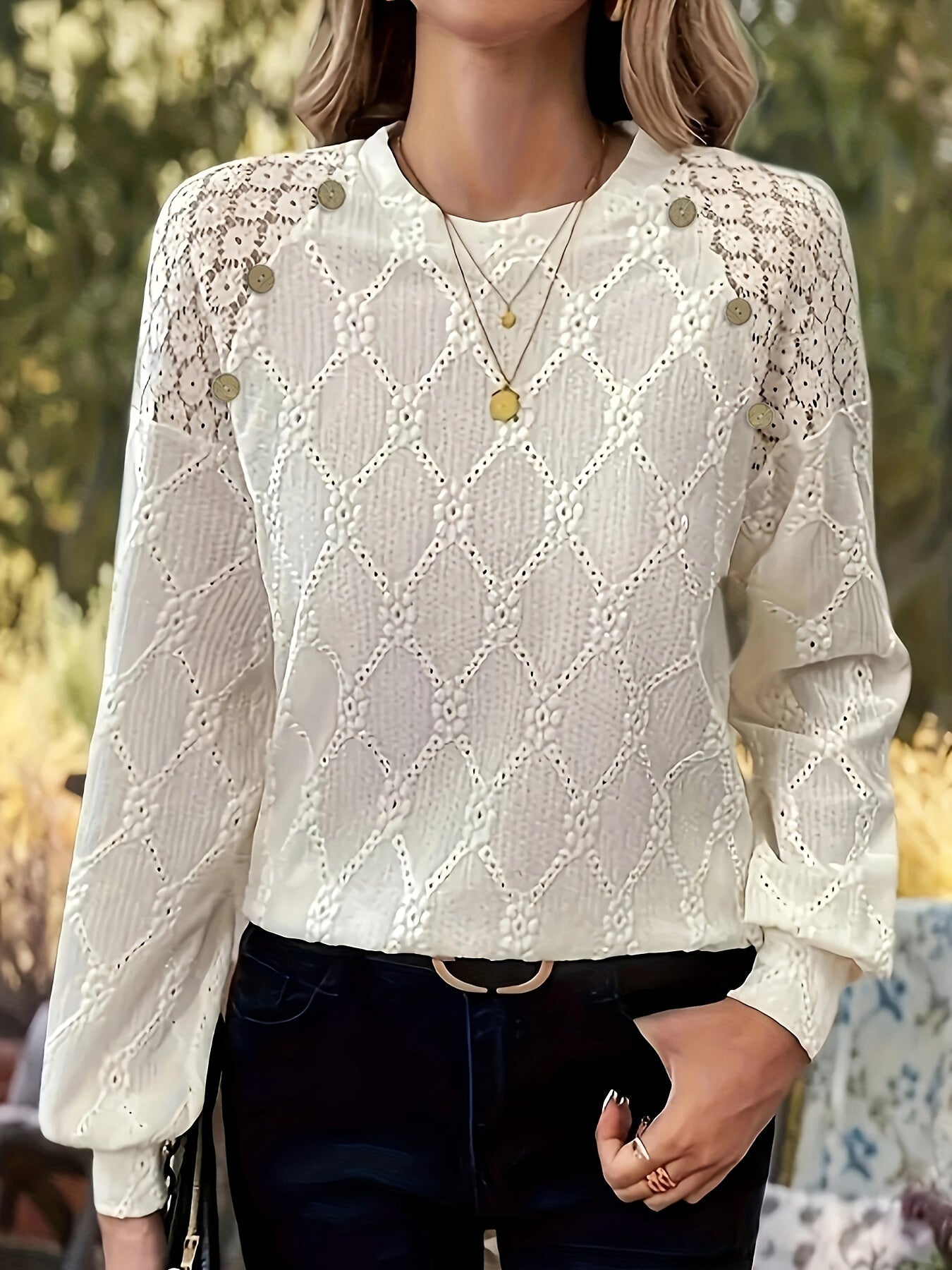 Ivy – Blusa con Detalle de Botones de Ojal