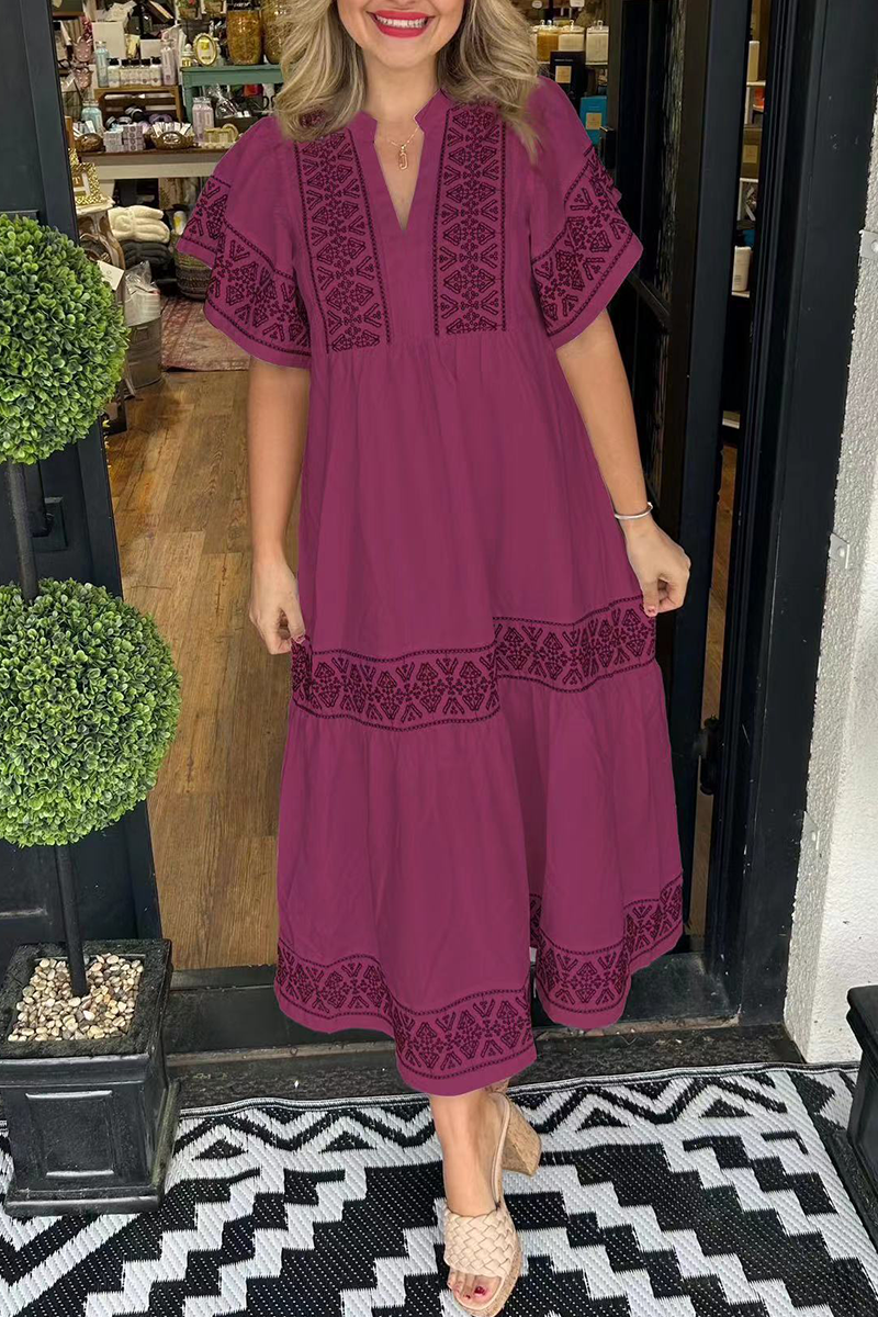 SORAYA – VESTIDO A-LINE CON ESCOTE EN V Y ESTAMPADO GEOMÉTRICO