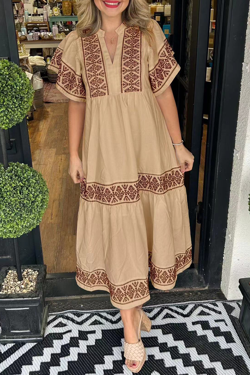 SORAYA – VESTIDO A-LINE CON ESCOTE EN V Y ESTAMPADO GEOMÉTRICO
