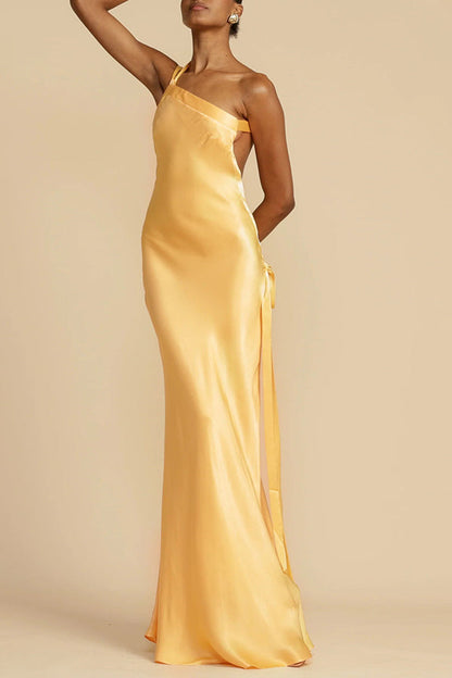 Vestido maxi satinado asimétrico
