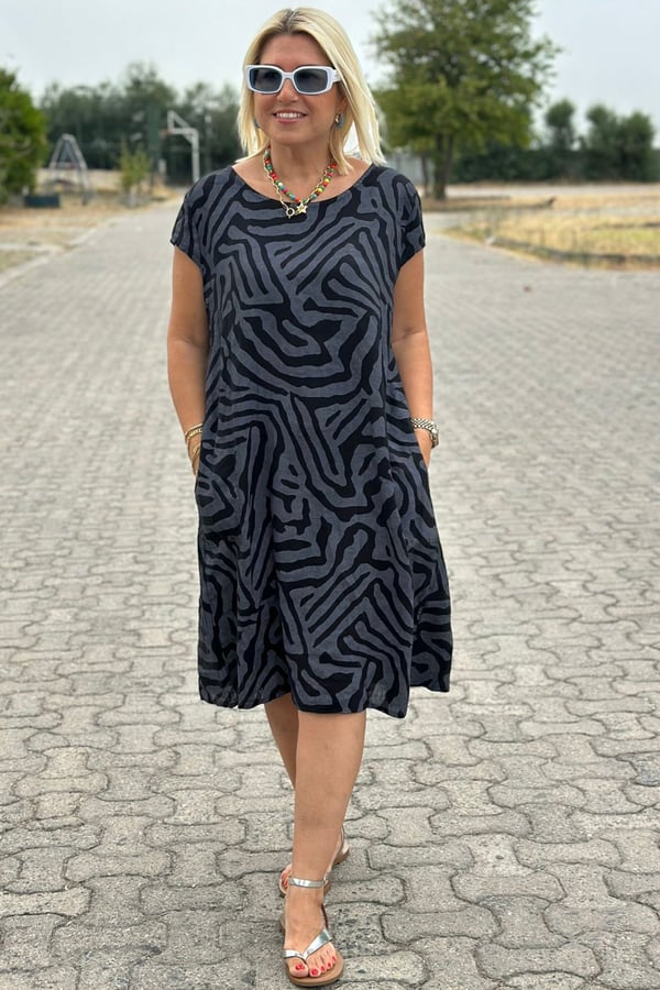 Nelia - Vestido de estampado de cebra con cuello redondo