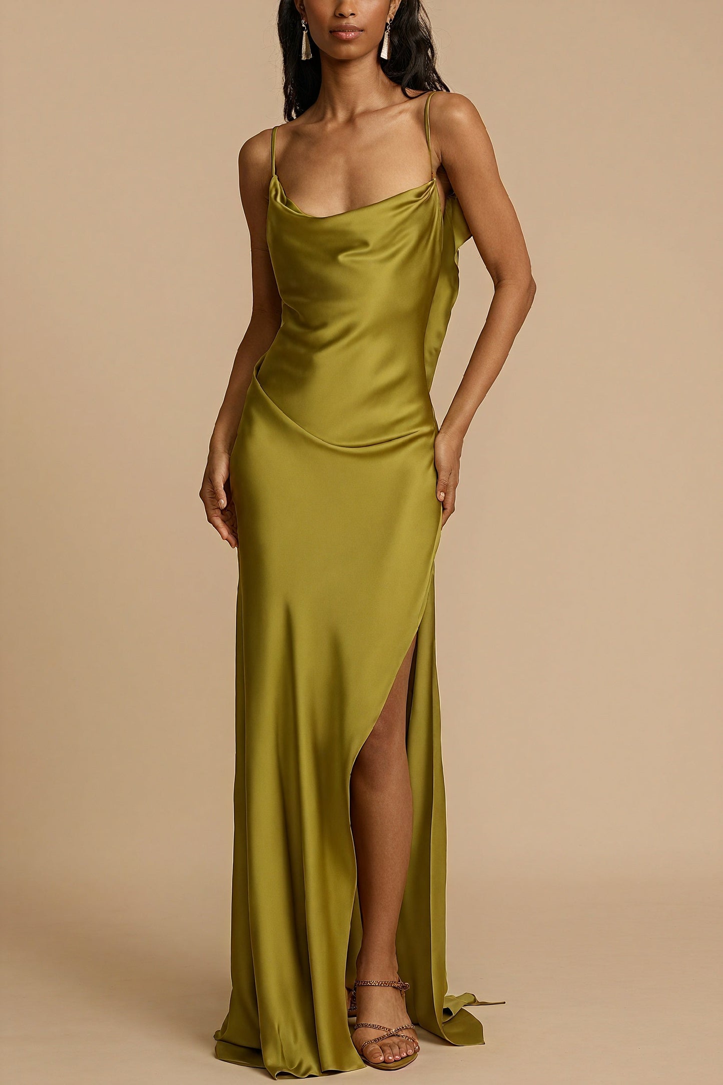 Vestido Largo Deslizante con Abertura