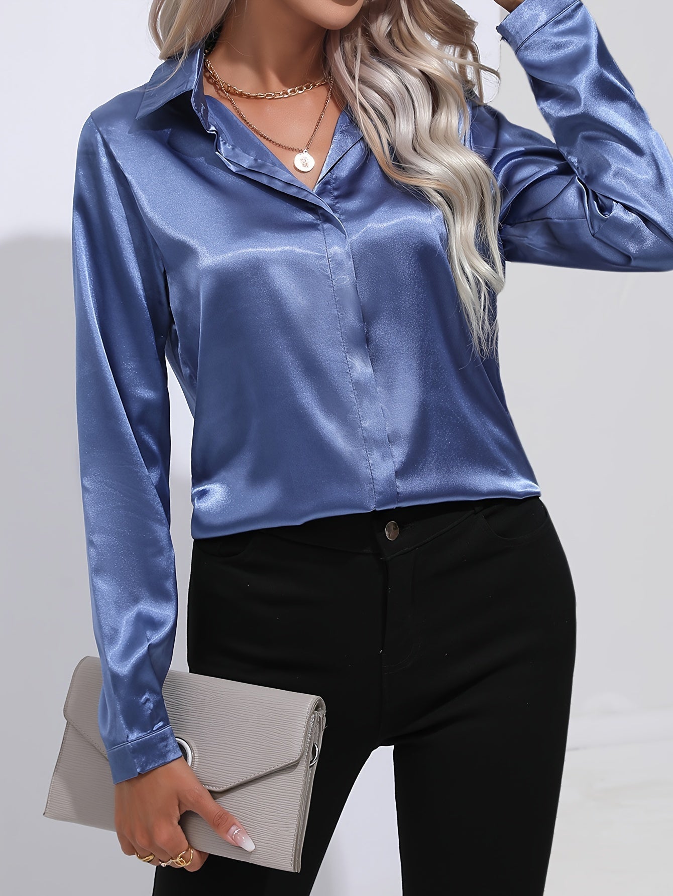 Luna - Blusa Satinada con Botones