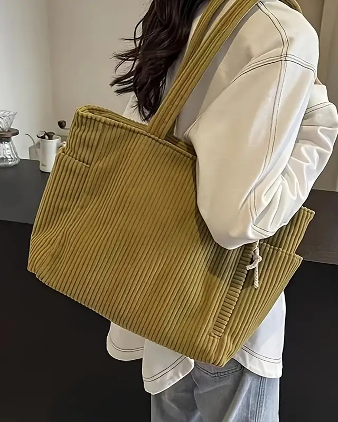 Tilda – Bolsa de Mano Acanalada con Detalle de Cuerda