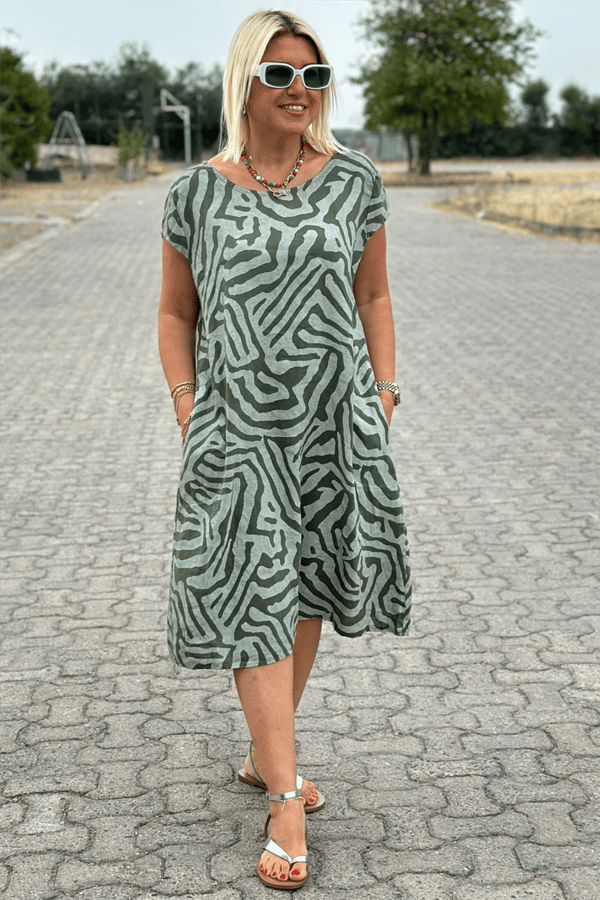 Nelia - Vestido de estampado de cebra con cuello redondo