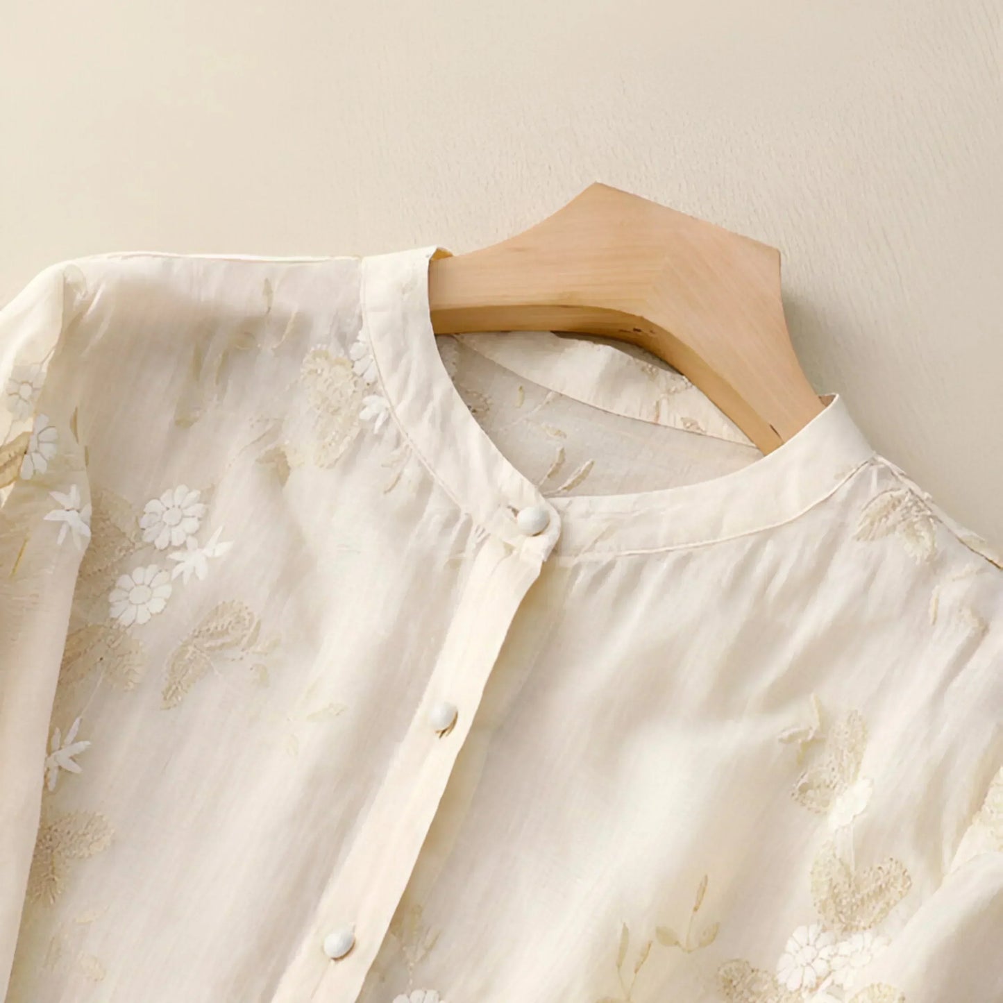 Carmelita – Blusa Transparente Bordada